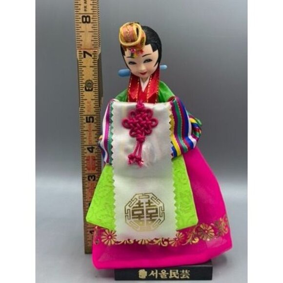 Traditional Korean Hanbok Doll Bride Bright Colors Display - Picture 6 of 6
